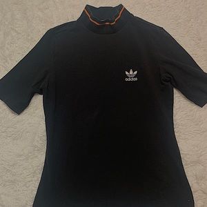 Adidas turtleneck shirt (M)